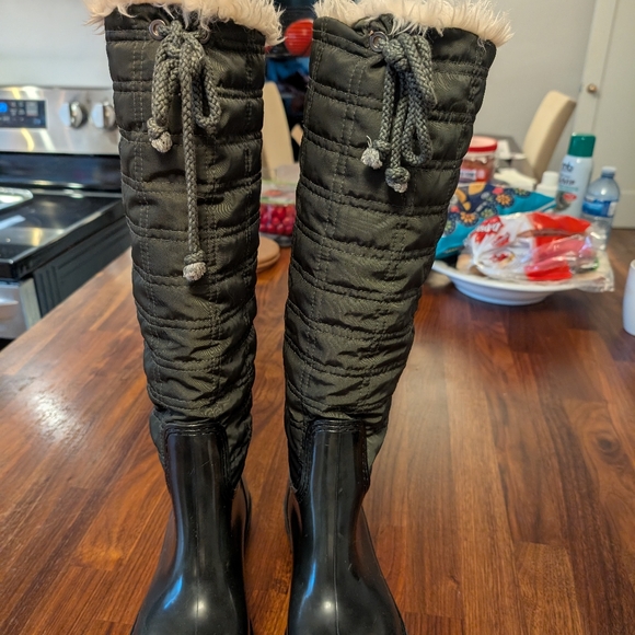 Dirty Laundry Rain Boots Size 9 - Picture 6 of 11